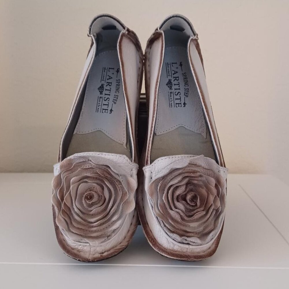 LIKE NEW! L'Artiste Spring Step Hand-Painted Leather Shoes Size 5.5-6 (EU 36)